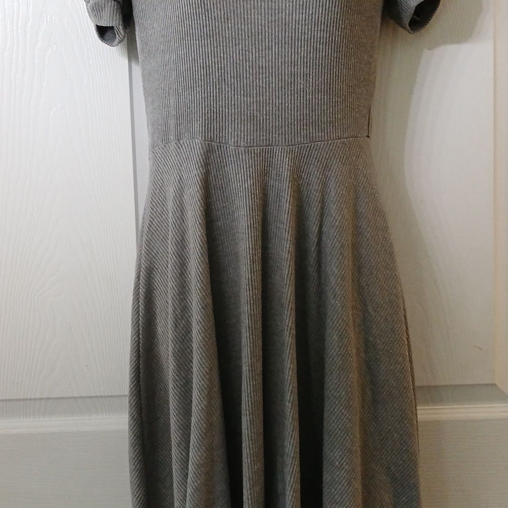 Signature by Robbie Bee gray ribbed gathered short sleeve cowl collar dress Sz M - Picture 3 of 9